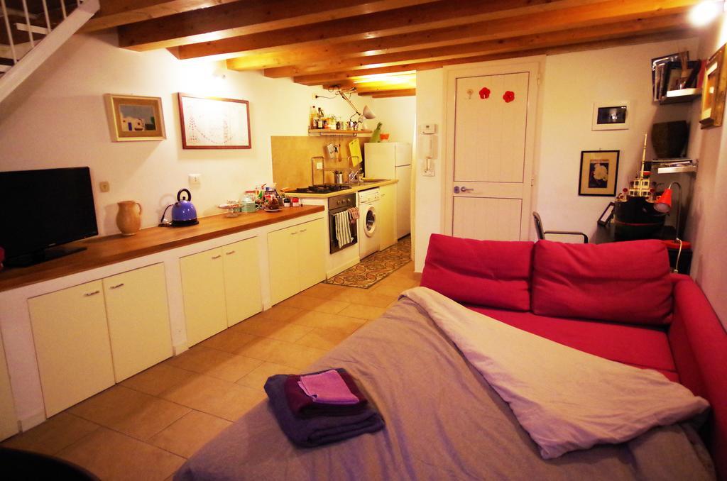 Piazzetta Santa Barbara Apartman Bari Szoba fotó